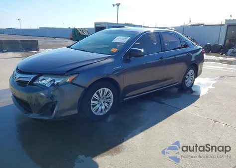 2014 Toyota Camry Hybrid Le z USA, uszkodzony, nr VIN 4T1BD1FK0EU128567